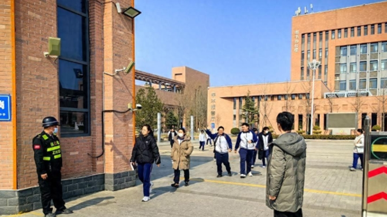 济南高中积极响应“双休”政策